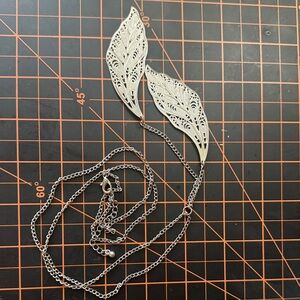 Elegant Silver Leaf Pendant Necklace